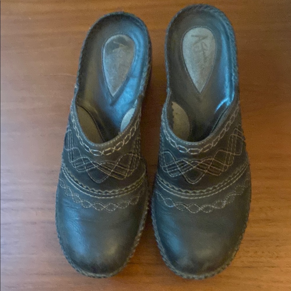 Clarks Artisan Leather Slip-On Clogs final markdown